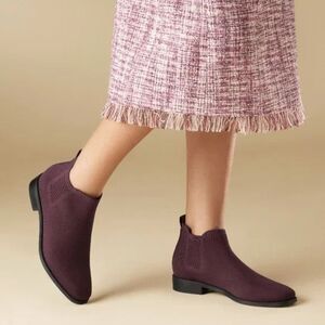 NEW! Vivaia Ryan Square-Toe Water-Repellent Chelsea Ankle Boots Size 9 Wine